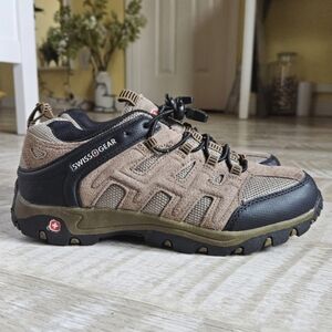 SwissGear Suede Leather Hiking Shoes